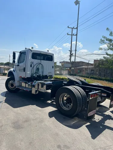 Freigthliner M2-106 Modelo 2023