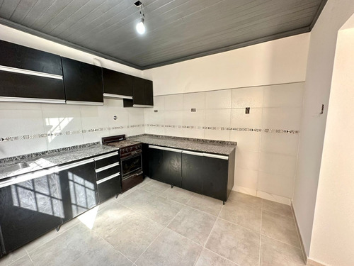 Casa A Estrenar Sobre Lote De 8,66x25