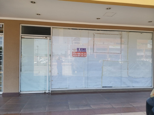 Imagen 2 de 16 de Locales Comerciales En Centro Comercial Costanera Plaza