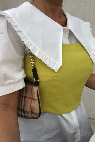 Imagen 1 de 3 de Camisa Blanca Mujer Entallada Cuello Peter Pan Grande