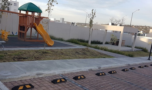 Casa En Venta, Recuperación Bancaria, Col. Lomas De Satelite, Santiago De Queretaro , Queretaro. Laab2