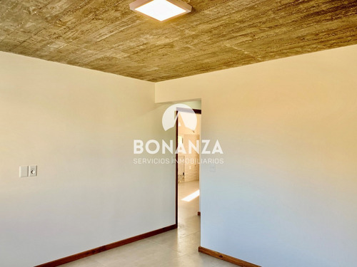 Casa En Venta Piriapolis Los Ángeles 2 Dormitorios Y 2 Baños