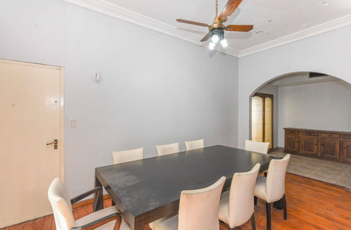 Venta Casa 5 Ambientes Con Cochera Versalles