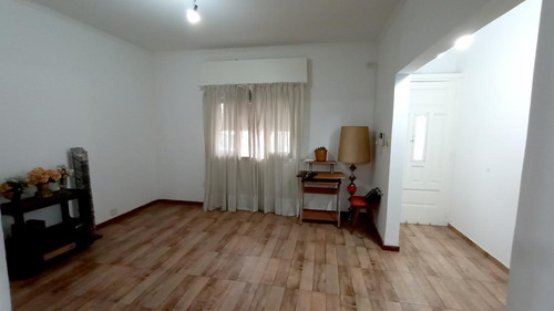 Imagen 3 de 16 de Casa 3 Ambientes En Florida