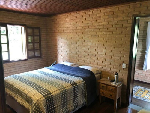 Casa De Condomínio À Venda Na Rua D, Braunes, Nova Friburgo - Rj - Liv-7661