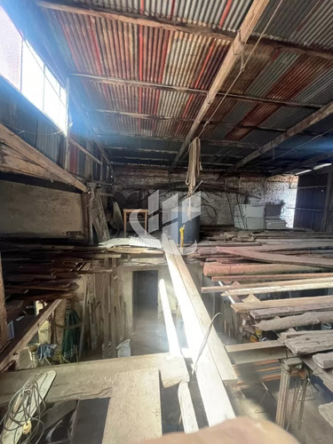 Excepcional Esquina Con 81 M2 De Frente