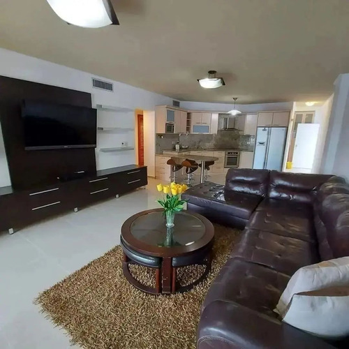Imagen 3 de 10 de Alquila Apartamento Pb, 130m², 3 Hab, 2 Pe, Muelle Propio, Lechería