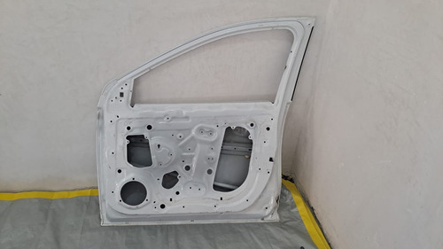 Puerta Delantera Derecha Chevrolet Aveo 2024 2025 Original Delantera Derecha Blanco (Usado)