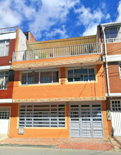 Se Vende Casa Ubicada En El Barrio Santander 230 Mt2 