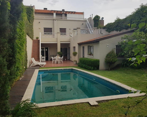 Casa  En Alquiler En Ramos Mejía, La Matanza, G.b.a. Zona Oeste