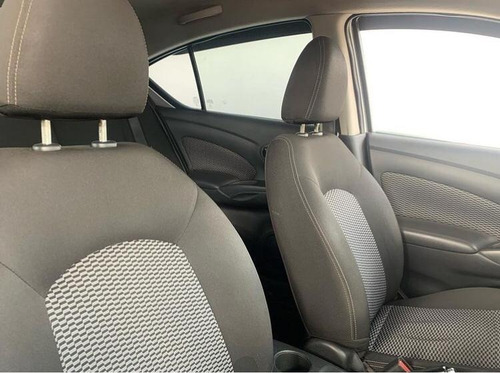Imagem 5 de 8 de Nissan Versa