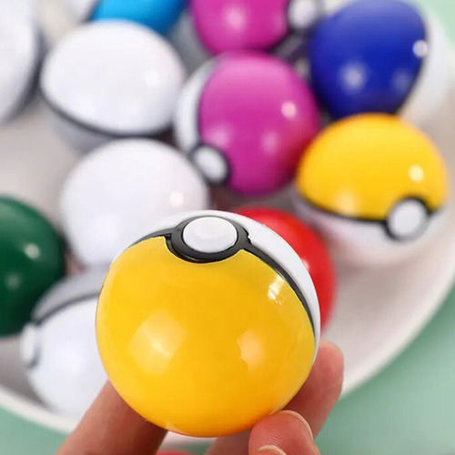 100 Pokebolas + 200 Figuras + 200 Stickers Pokemon Pikachu