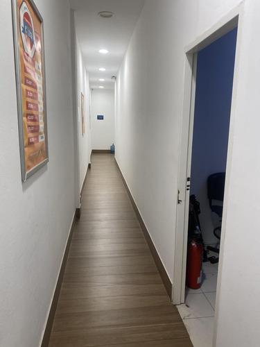 Local En Alquiler En Microcentro Planta Alta.