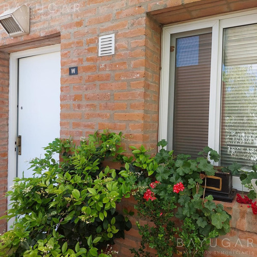 Venta - Departamento En Condominio Las Mercedes / Pilar