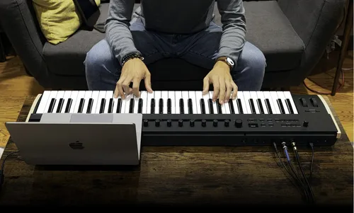 Korg Keystage 49 Controlador Midi 49 Teclas Polifonico