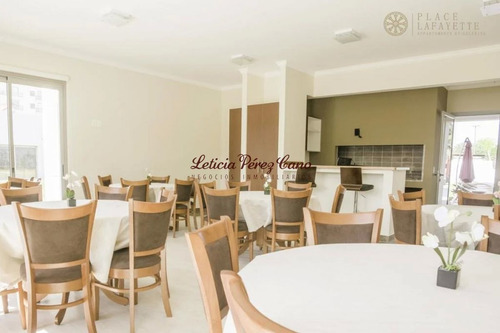 Imagen 6 de 17 de Venta Apartamento En Edificio Con Modernos Sobre Roosevelt 2 Dormitorios