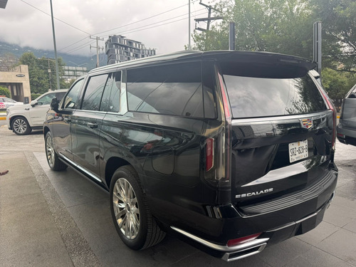 Cadillac Escalade Esv (larga) 2023