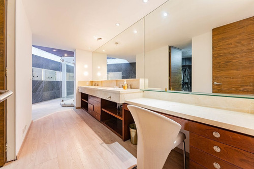Imagen 20 de 24 de Extraordinaria Casa En Venta Y Renta Con Jardín En Lomas De