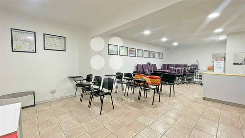 15% Bajo Tasación. Edificio De 4 Pisos De Múltiples Espacios