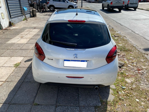 Peugeot 208 1.6 Feline
