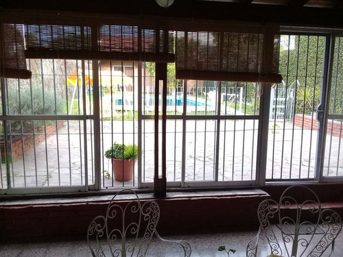 Casa En Venta En 63 Entre 17 Y 18
