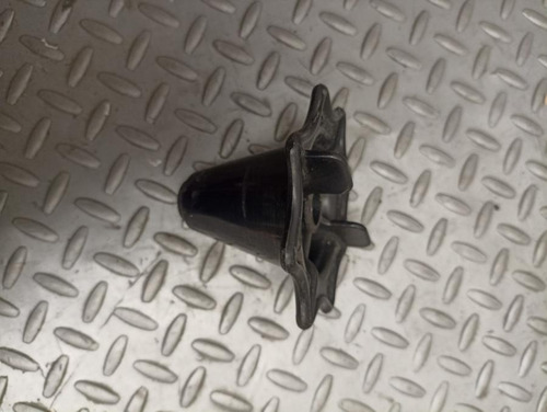 Tornillo Sujetador Llanta Refaccion Corsa 2005 (Usado)