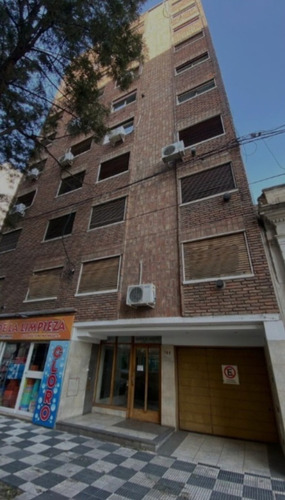 Departamento En Venta En B° General Paz, Muy Buena Ubicacion