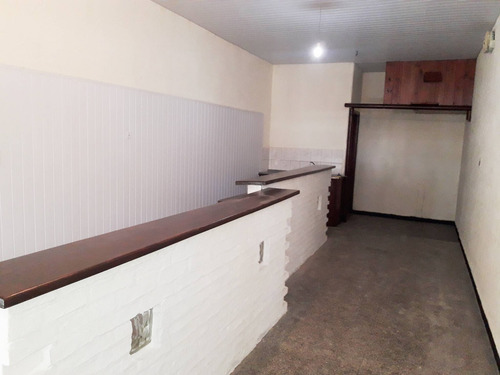 Venta Local Comercial Brazo Oriental - Av. Dr. Luis A. De Herrera