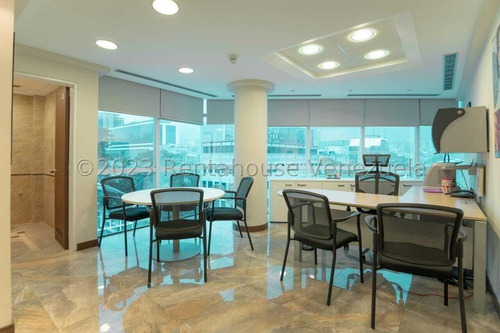 Amplia Oficina En Venta Las Mercedes.tipo Ph, 623 M2,actualizada ,amoblada. Son 15 Despachos, Salas Reuniones, Area De Cocina Y Comedor,24 Puestos De Estac. Seguridad Ingreso Garita . 25-2576gm