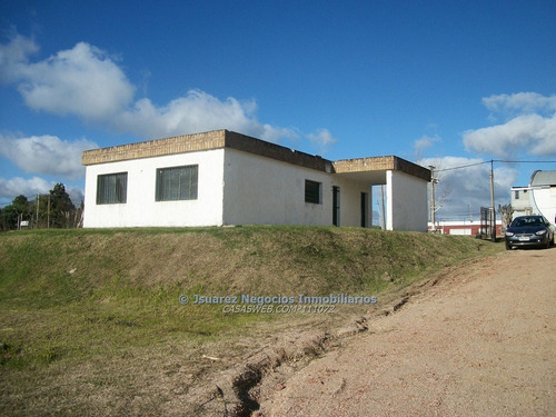 J.s Local Industrial Las Piedras