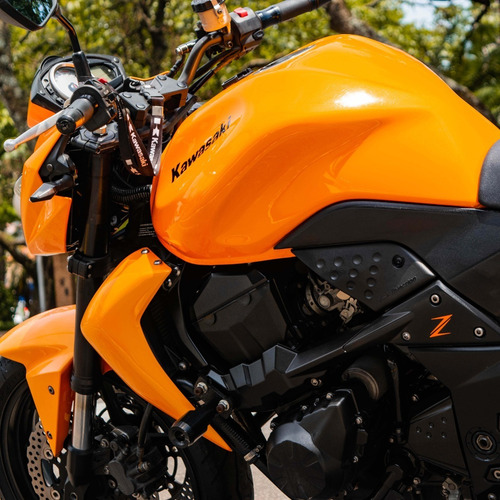 Imagem 5 de 10 de Moto Kawasaki Z 750 Laranja Ano 2012 Impecável