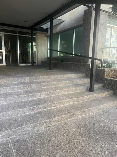 Ls Vendo Los Palos Grandes ,apartamento Muy Bien Ubicado
