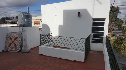 Imagen 10 de 30 de Casa En Tolosa Con Terraza