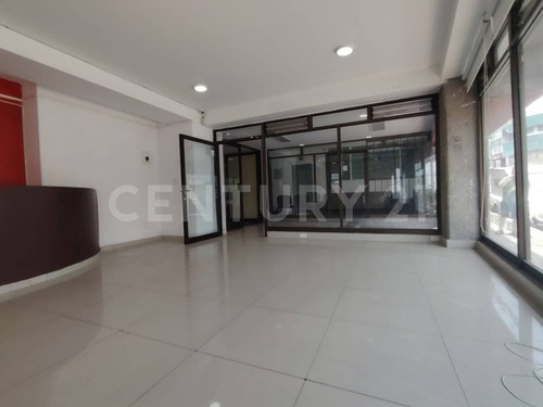 Local Comercial De 45.27m2 En Bajada De Chapultepec