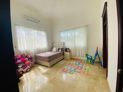 Casa En Venta En Residencial Higuey