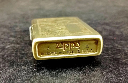 Zippo Venetian 352b, Solid Brass Gravado (Usado)