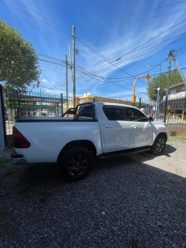 Toyota Hilux Pick-up 2.8 Cd Srv 177cv 4x2 At