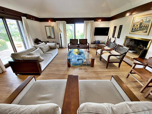 Hermosa Casa En Venta En Playa Mansa- Ref: 5929