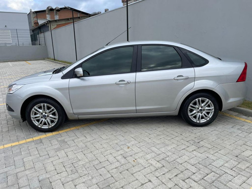 Ford Focus Sedan 1.6/1.6 Flex 8V/16V 4p Mec.