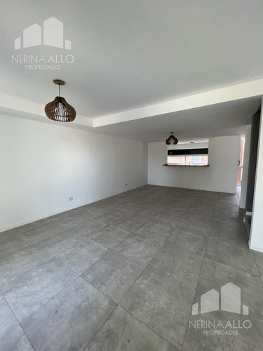 Venta Duplex Condominio 4 Ambientes