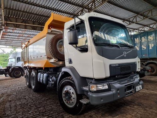 Imagem 8 de 15 de Volvo Vm 330 6x4 Ano 2018/2019 Caçamba Meia Cana