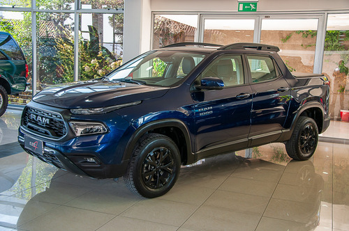 RAM 1000 1.8 Cd Big Horn Night Edition 4X2 At6