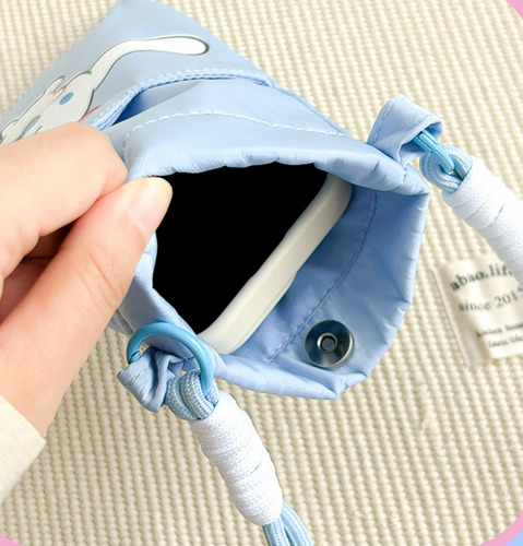 Sanrio Kuromi Mini Estuche Bolsita Portacelular Azul Acero Cinnamoroll