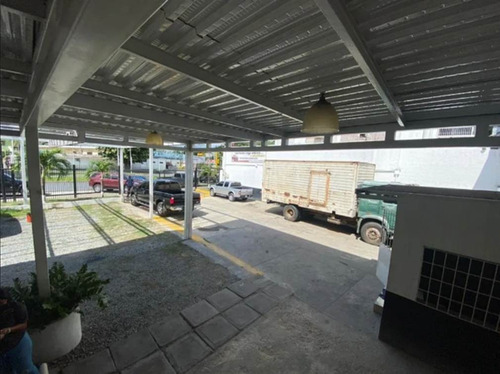 Local Comercial Y Depósito Para Distribuidora De Víveres, Mayorista Y Detal Av. Principal - Z.i. Carabobo.