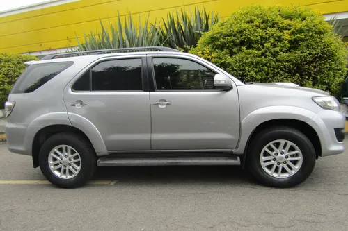 Toyota Fortuner 3.0 Sr5