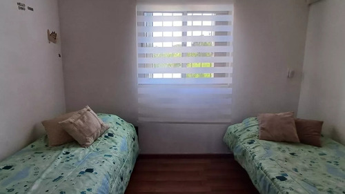 Venta De Hermosa Casa De 2d En Lezica