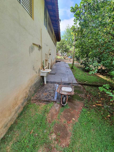 Linda Chácara C/ 1.950 M² Sendo 210m² Área Construída