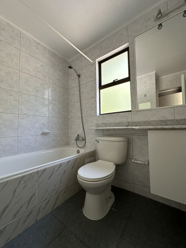 Casa En Arrienda 4 Dormitorios Santa Rosa De Huechuraba