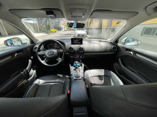 Audi A3 1.8 Sedán Attraction At