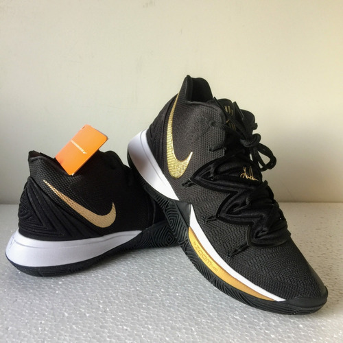 kyrie 5 preto e dourado